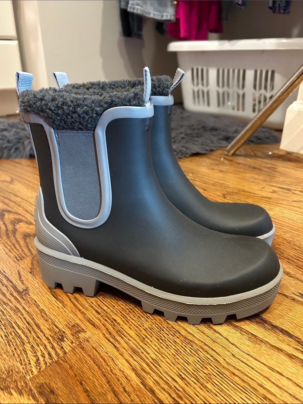 Womens Cougar Black & Gray Waterproof Fleece-Lined Chelsea Rain Boots